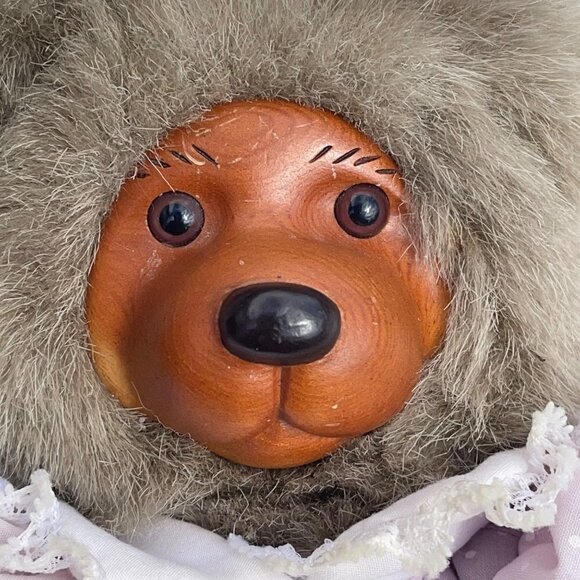Vintage Robert Raikes Stuffed Bear with Jointed Arms/Legs and Wooden Details - Picture 4 of 6